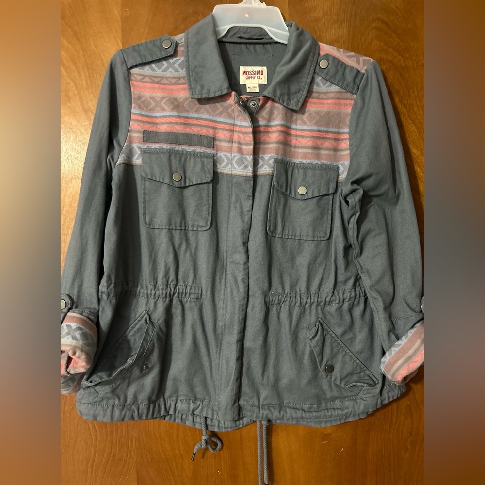 Mossimo XXL Bluish Gray with Aztec design on yoke and cuffs
